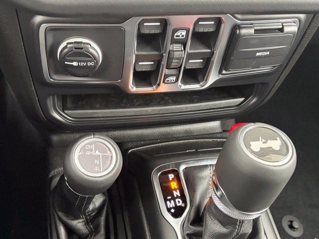 2027 Jeep Wrangler WRANGLER 4-DOOR SAHARA