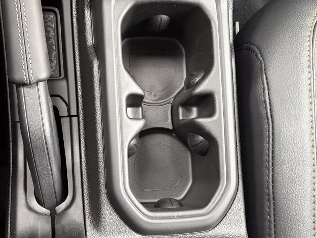 2027 Jeep Wrangler WRANGLER 4-DOOR SAHARA
