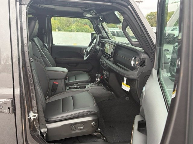 2027 Jeep Wrangler WRANGLER 4-DOOR SAHARA