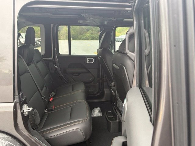 2027 Jeep Wrangler WRANGLER 4-DOOR SAHARA
