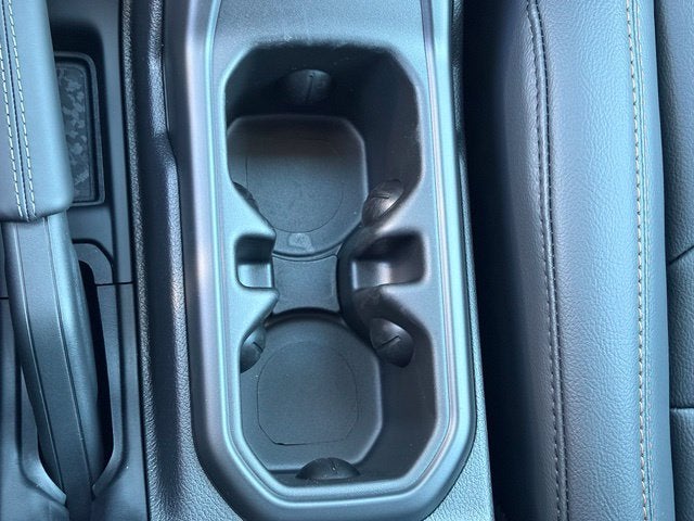 2027 Jeep Wrangler WRANGLER 4-DOOR SAHARA
