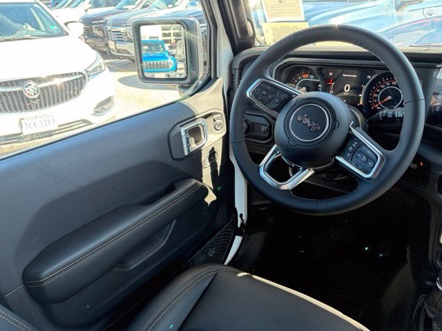 2027 Jeep Wrangler WRANGLER 4-DOOR SAHARA
