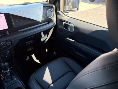 2027 Jeep Wrangler WRANGLER 4-DOOR SAHARA