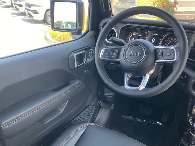 2025 Jeep Wrangler WRANGLER 4-DOOR SAHARA