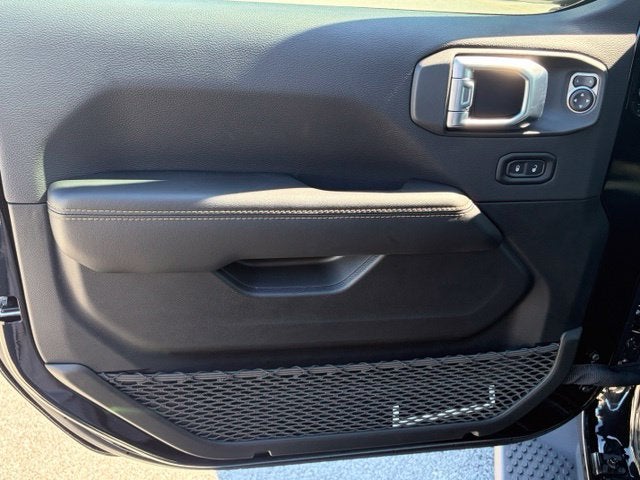 2027 Jeep Wrangler WRANGLER 4-DOOR SAHARA