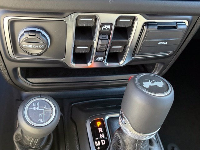 2027 Jeep Wrangler WRANGLER 4-DOOR SAHARA