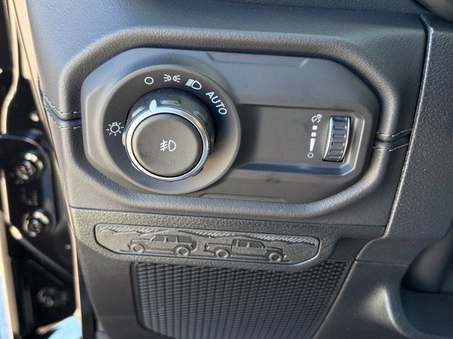 2027 Jeep Wrangler WRANGLER 4-DOOR SAHARA