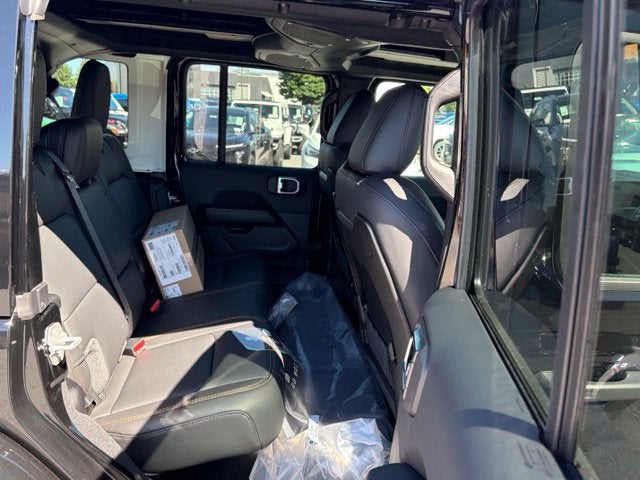 2027 Jeep Wrangler WRANGLER 4-DOOR SAHARA