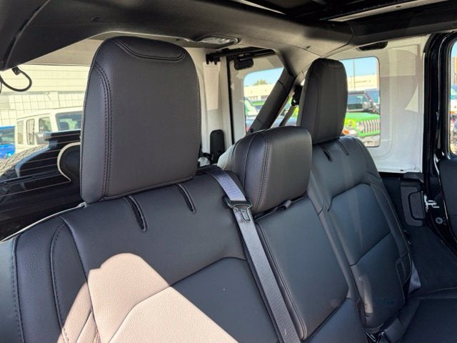 2027 Jeep Wrangler WRANGLER 4-DOOR SAHARA