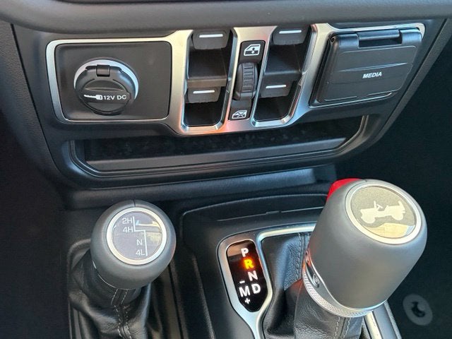 2027 Jeep Wrangler WRANGLER 4-DOOR SAHARA