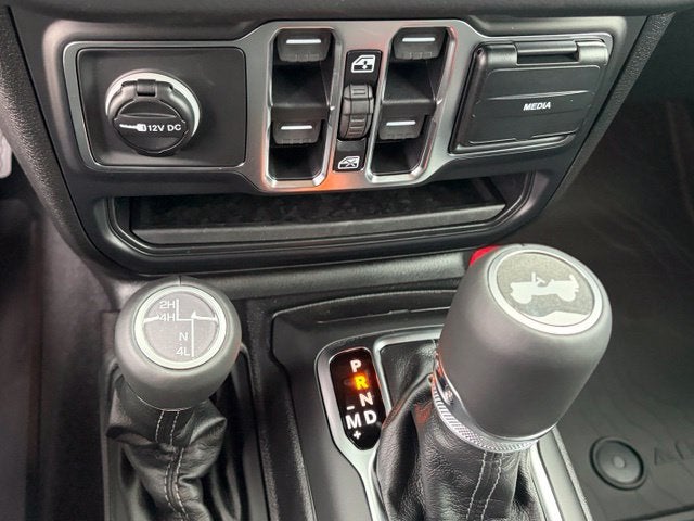 2027 Jeep Wrangler WRANGLER 4-DOOR SAHARA