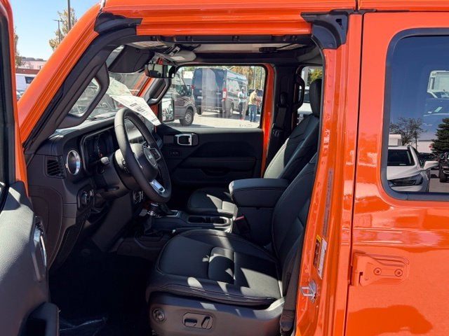 2027 Jeep Wrangler WRANGLER 4-DOOR SAHARA
