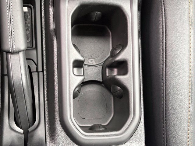 2027 Jeep Wrangler WRANGLER 4-DOOR SAHARA