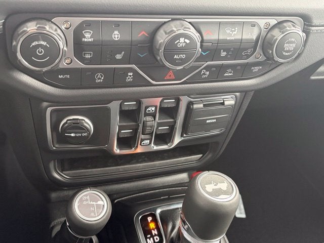 2027 Jeep Wrangler WRANGLER 4-DOOR SAHARA