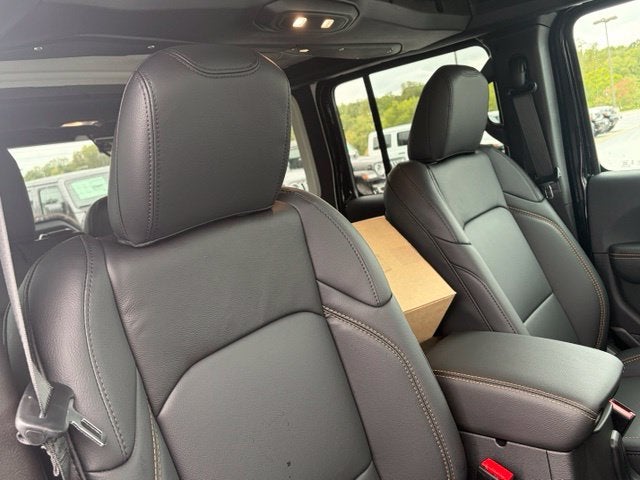 2027 Jeep Wrangler WRANGLER 4-DOOR SAHARA