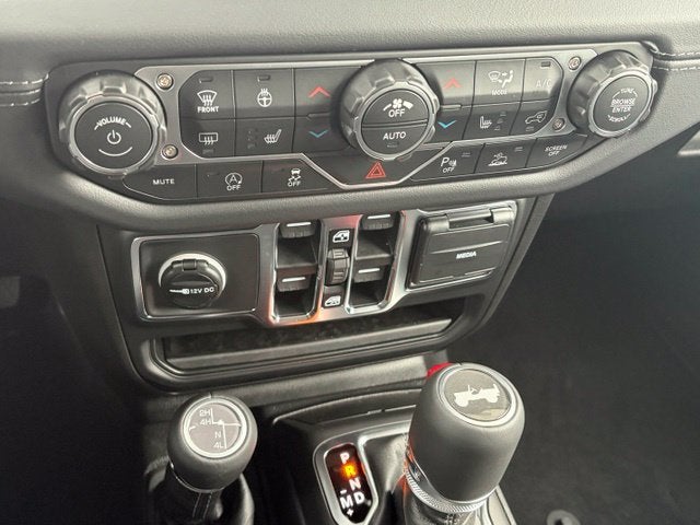 2027 Jeep Wrangler WRANGLER 4-DOOR SAHARA