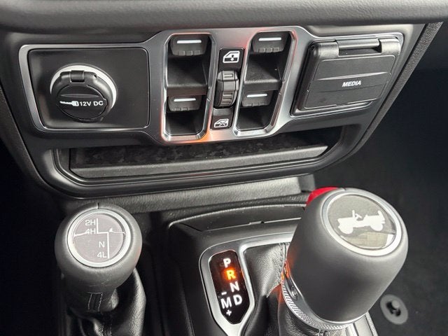 2027 Jeep Wrangler WRANGLER 4-DOOR SAHARA