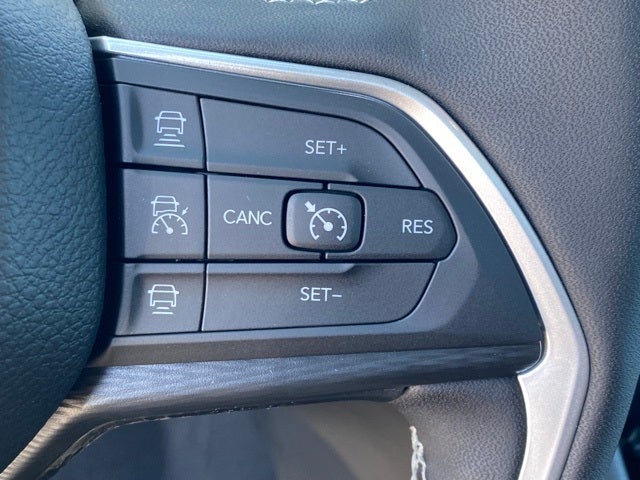 2025 Jeep Grand Cherokee GRAND CHEROKEE LAREDO X 4X4