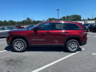 2025 Jeep Grand Cherokee GRAND CHEROKEE LAREDO X 4X4