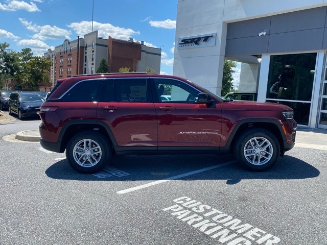 2025 Jeep Grand Cherokee GRAND CHEROKEE LAREDO X 4X4