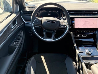 2027 Jeep Grand Cherokee GRAND CHEROKEE LAREDO ALTITUDE 4X4