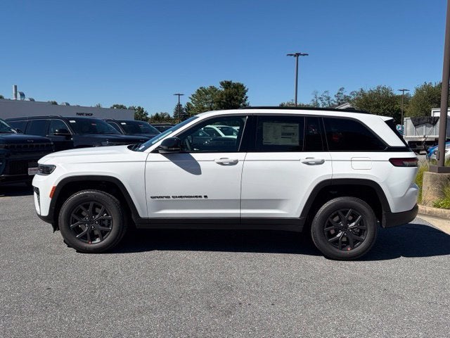 2027 Jeep Grand Cherokee GRAND CHEROKEE LAREDO ALTITUDE 4X4