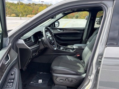 2027 Jeep Grand Cherokee GRAND CHEROKEE LAREDO ALTITUDE 4X4