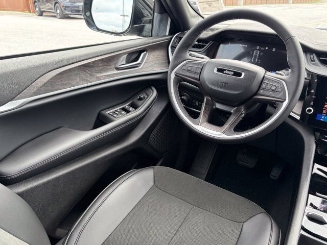 2027 Jeep Grand Cherokee GRAND CHEROKEE LAREDO ALTITUDE 4X4