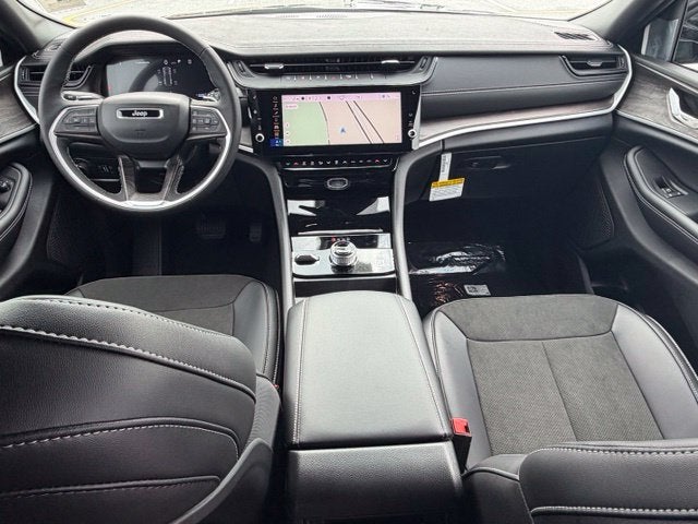 2027 Jeep Grand Cherokee GRAND CHEROKEE LAREDO ALTITUDE 4X4