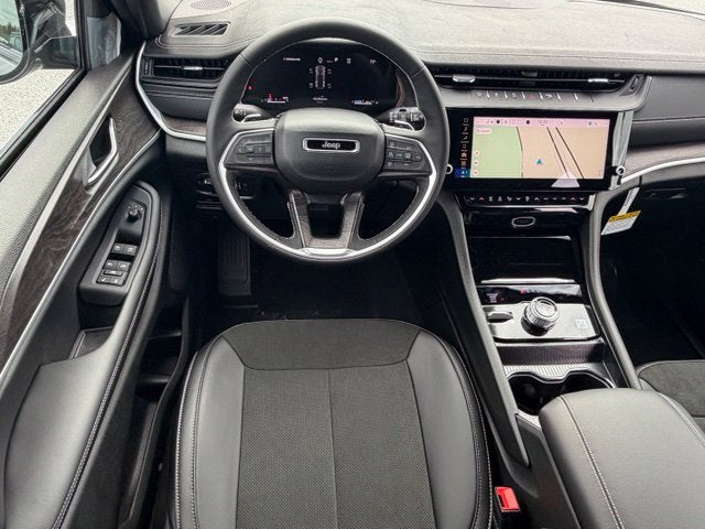 2027 Jeep Grand Cherokee GRAND CHEROKEE LAREDO ALTITUDE 4X4