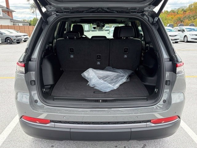 2027 Jeep Grand Cherokee GRAND CHEROKEE LAREDO ALTITUDE 4X4