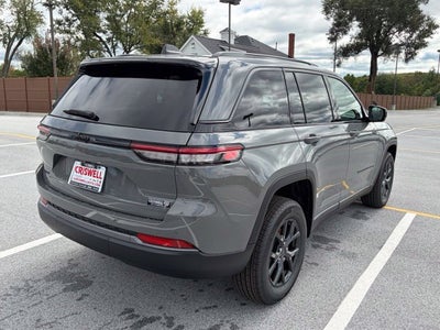 2027 Jeep Grand Cherokee GRAND CHEROKEE LAREDO ALTITUDE 4X4