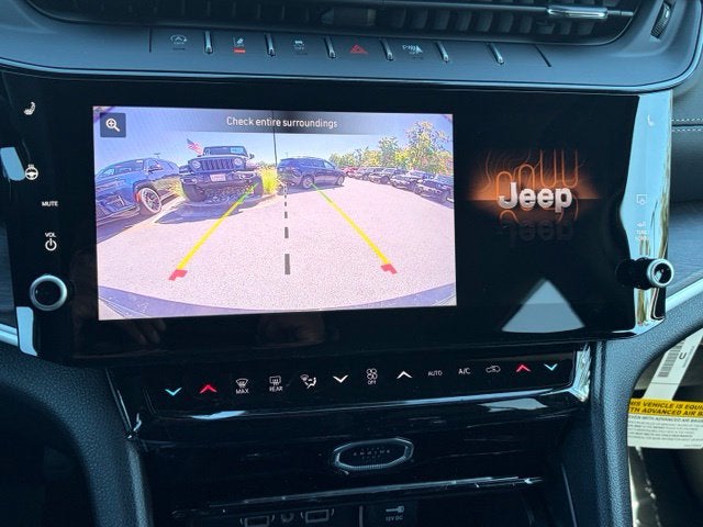 2027 Jeep Grand Cherokee GRAND CHEROKEE LAREDO ALTITUDE 4X4