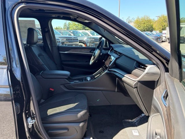 2027 Jeep Grand Cherokee GRAND CHEROKEE LAREDO ALTITUDE 4X4