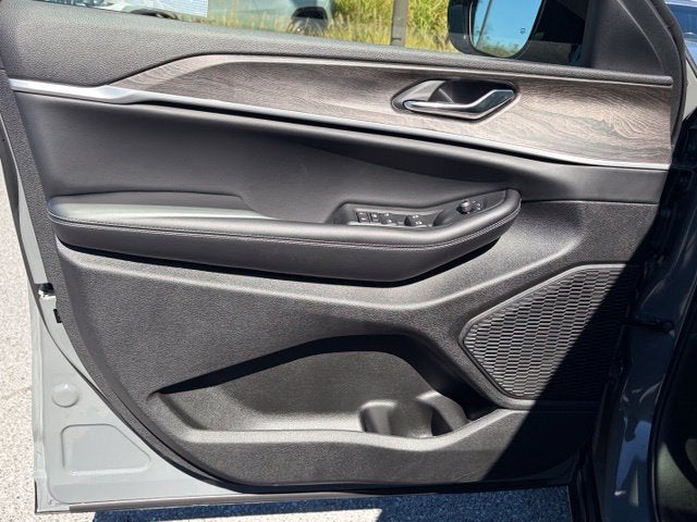 2027 Jeep Grand Cherokee GRAND CHEROKEE LAREDO ALTITUDE 4X4