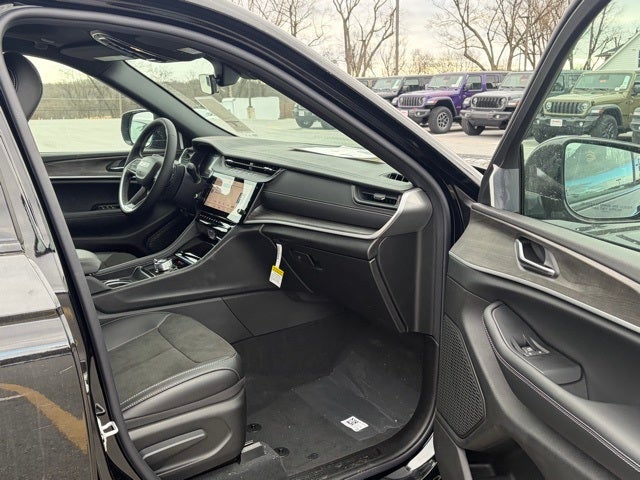 2026 Jeep Grand Cherokee GRAND CHEROKEE ALTITUDE 4X4