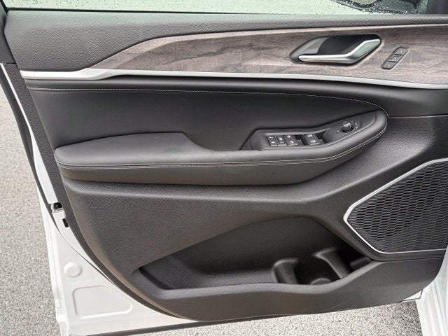 2027 Jeep Grand Cherokee GRAND CHEROKEE LIMITED RESERVE 4X4