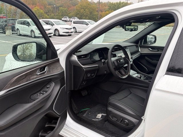 2027 Jeep Grand Cherokee GRAND CHEROKEE LIMITED RESERVE 4X4