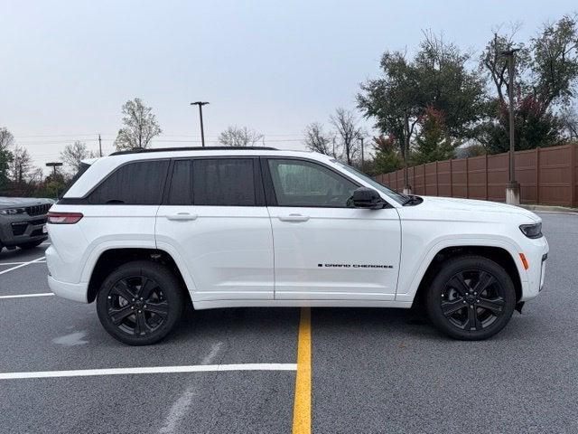 2027 Jeep Grand Cherokee GRAND CHEROKEE LIMITED RESERVE 4X4