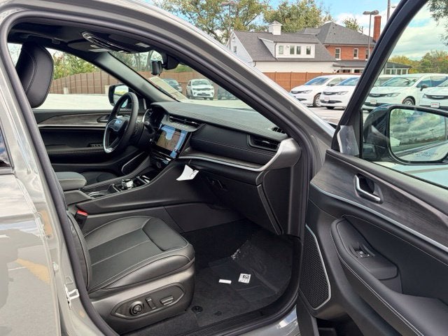 2027 Jeep Grand Cherokee GRAND CHEROKEE LIMITED RESERVE 4X4