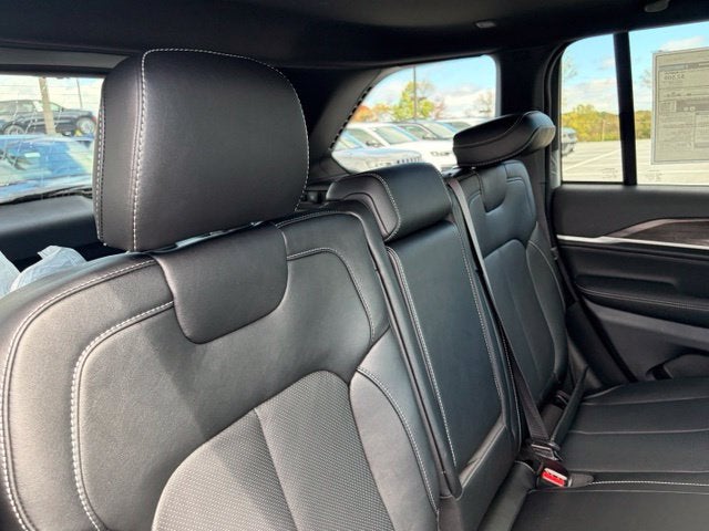 2027 Jeep Grand Cherokee GRAND CHEROKEE LIMITED RESERVE 4X4