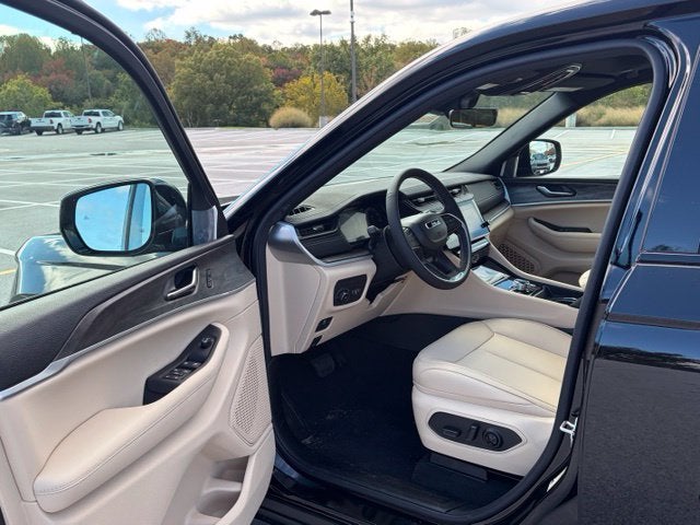 2027 Jeep Grand Cherokee GRAND CHEROKEE LIMITED 4X4
