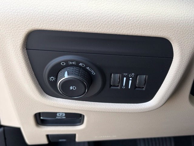 2027 Jeep Grand Cherokee GRAND CHEROKEE LIMITED 4X4