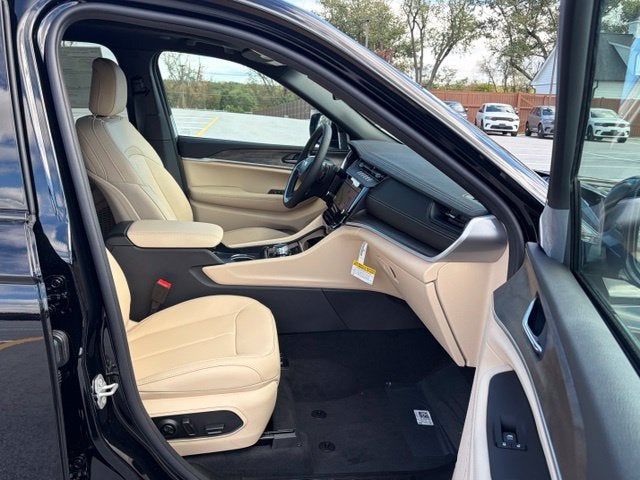 2027 Jeep Grand Cherokee GRAND CHEROKEE LIMITED 4X4