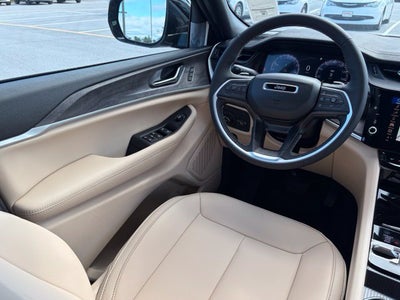 2027 Jeep Grand Cherokee GRAND CHEROKEE LIMITED 4X4