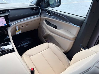 2027 Jeep Grand Cherokee GRAND CHEROKEE LIMITED 4X4
