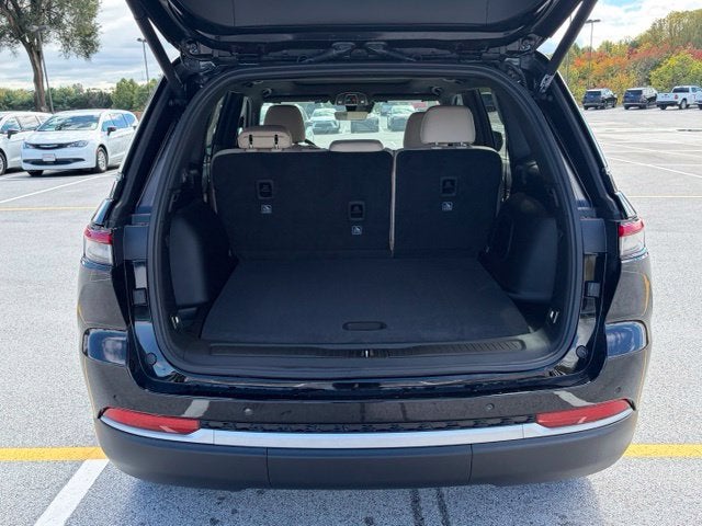 2027 Jeep Grand Cherokee GRAND CHEROKEE LIMITED 4X4