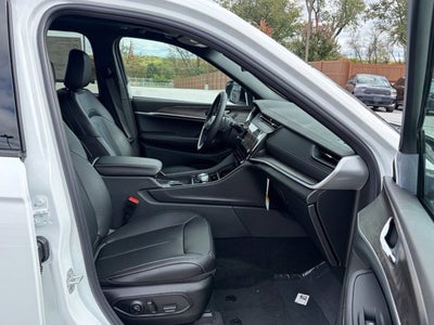 2027 Jeep Grand Cherokee GRAND CHEROKEE LIMITED 4X4