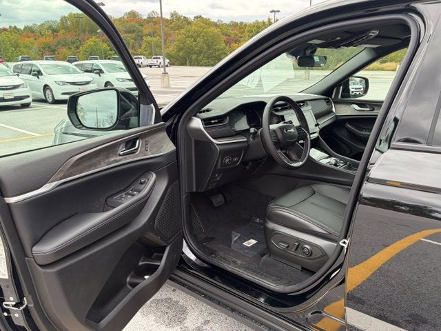 2027 Jeep Grand Cherokee GRAND CHEROKEE LIMITED 4X4