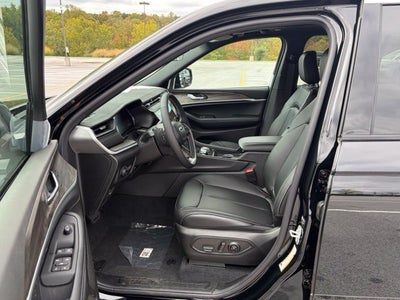 2027 Jeep Grand Cherokee GRAND CHEROKEE LIMITED 4X4